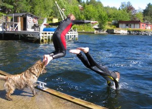 festival-bading Bading er en selvsagt festivalaktivitet – Tobias, Peder og Lukas i aksjon